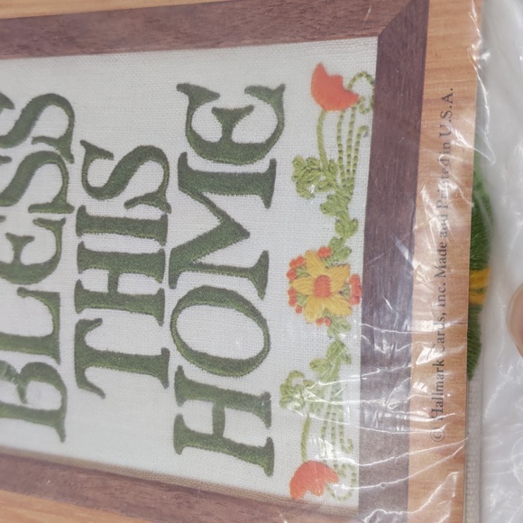 Vintage Caron Hallmark Design Crewel Kit God Bless This Home Green Orang… - Picture 6 of 7